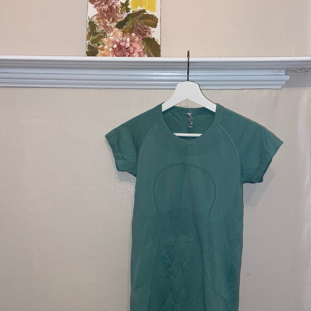 LuluLemon Swiftly Tech Short Sleeve Shirt